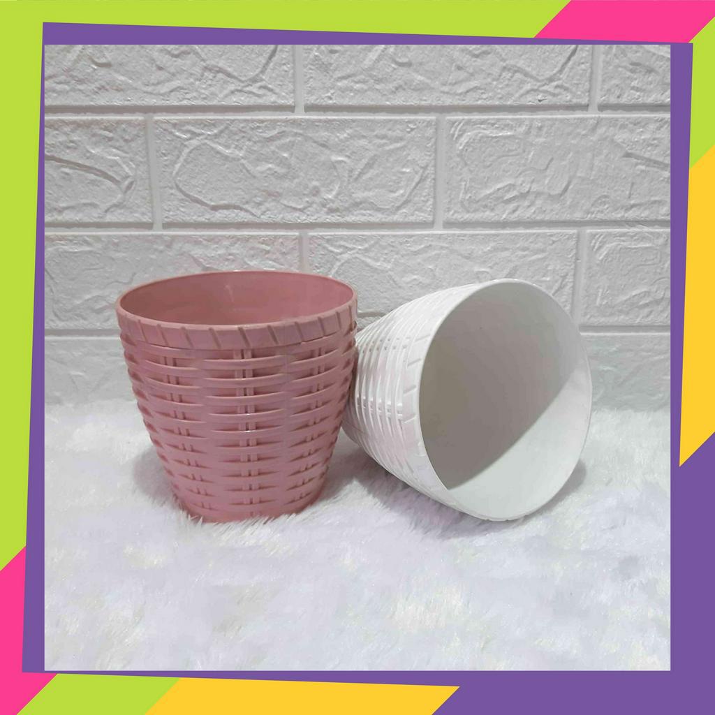 1092D [Grosir] pot bunga plastik warna anyaman bambu / Pot tanaman hias