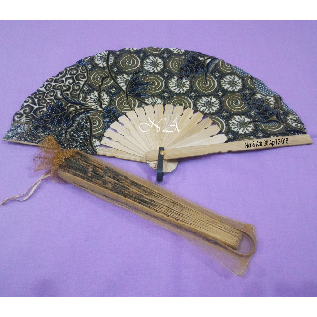 Souvenir pernikahan kipas batik  jumbo + Tile + Nama