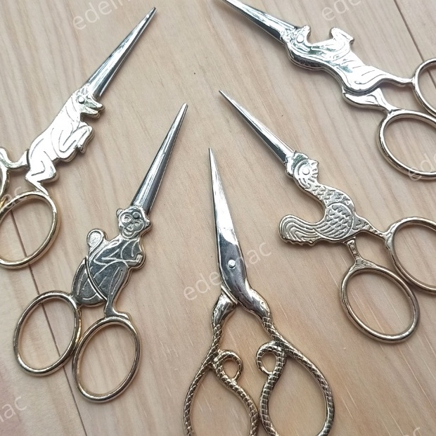 Gunting Jahit Unik Siao Zodiak Stainless Steel Retro Vintage Style Sewing Scissor Aksesoris Alat Rumah Tangga