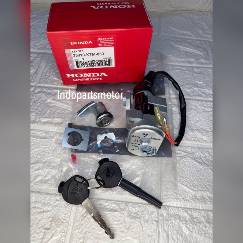Kunci kontak Set + Kunci Jok Supra X 125 Karbu KTM