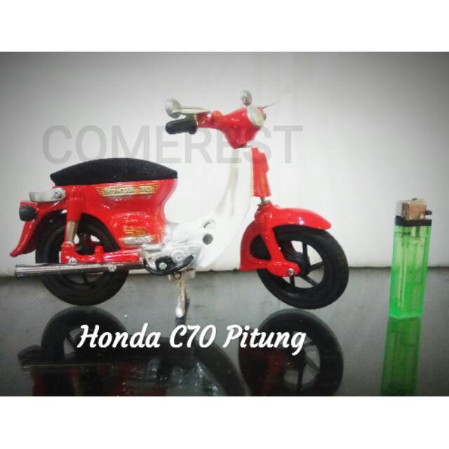 Miniatur Logam Honda C70 antik