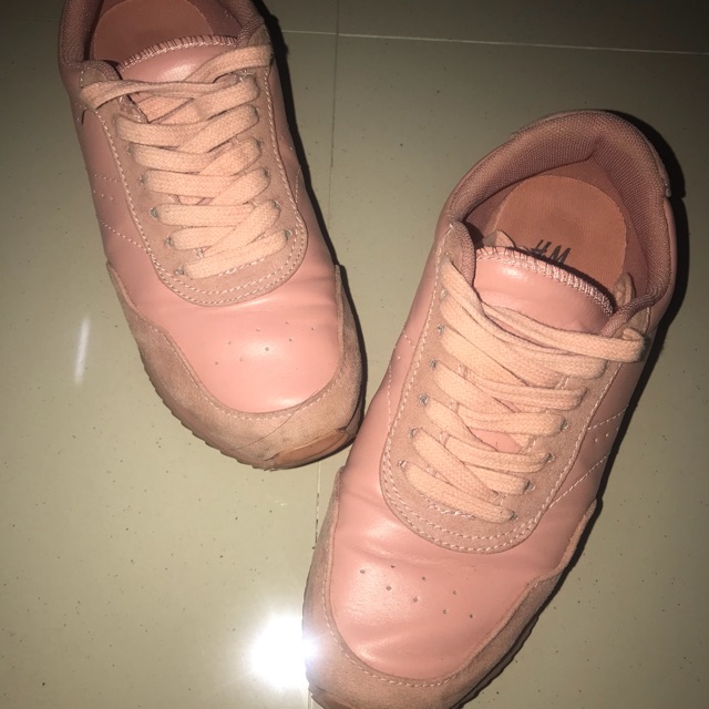 Sepatu h&m