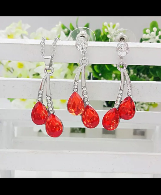 Set perhiasan swarosvky anting kalung import high quality A20