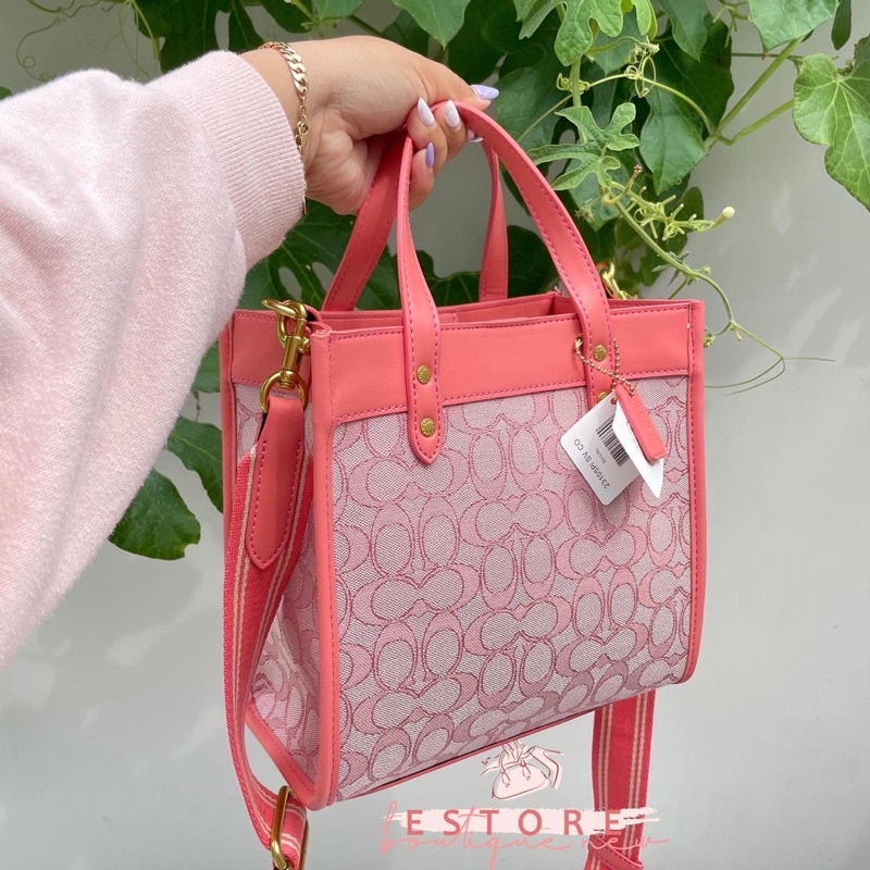 New CH Field Tote
