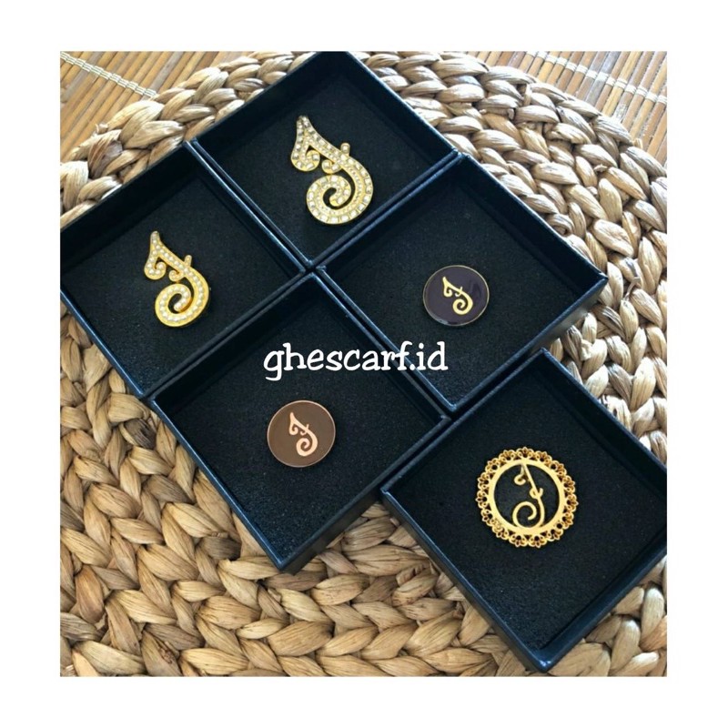 J-SIGNATURE BROOCH BY JINGGA SCARVES | BROS HIJAB CANTIK