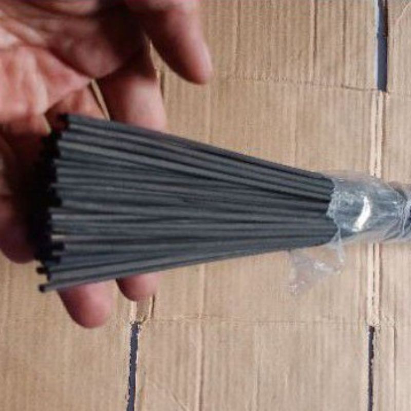 ruji/lidi bambu hitam 3mm panjang 52cm isi 1 pack