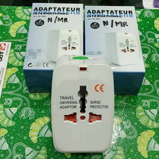 adaptateur international adaptor charger khusus tour internasional universal adaptor internasional