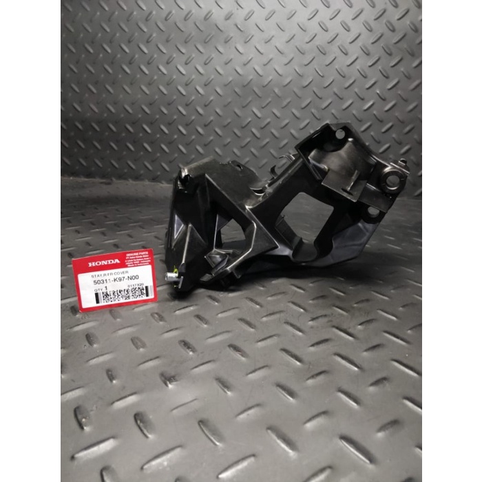 Stay R Front Cover Honda PCX 150 K97 50311K97N00
