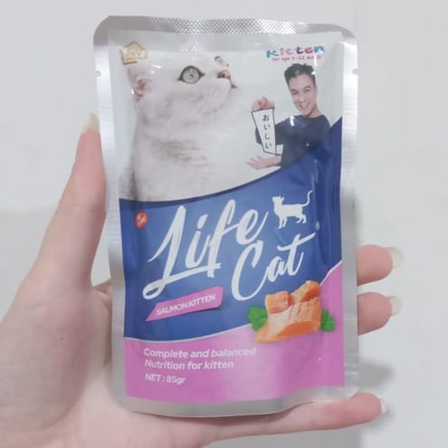 Life cat Pouch 85 gram / Cat food / Makanan basah kucing / life cat tuna / life cat salmon / life cat chicken