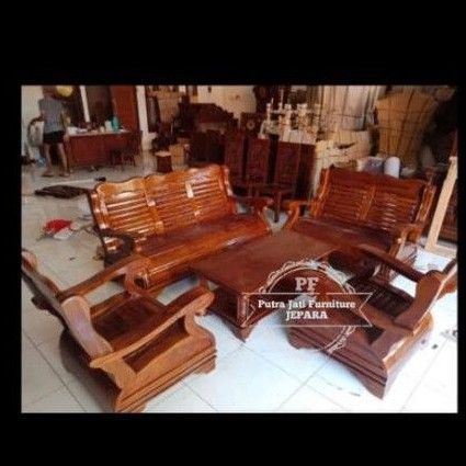 Meja kursi ruang tamu besar bahan kayu jati Jepara