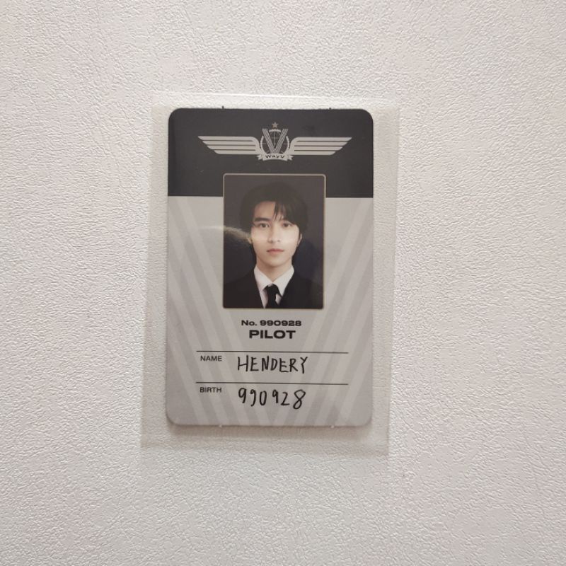 id card pilot hendery season greeting 2022 wayv
