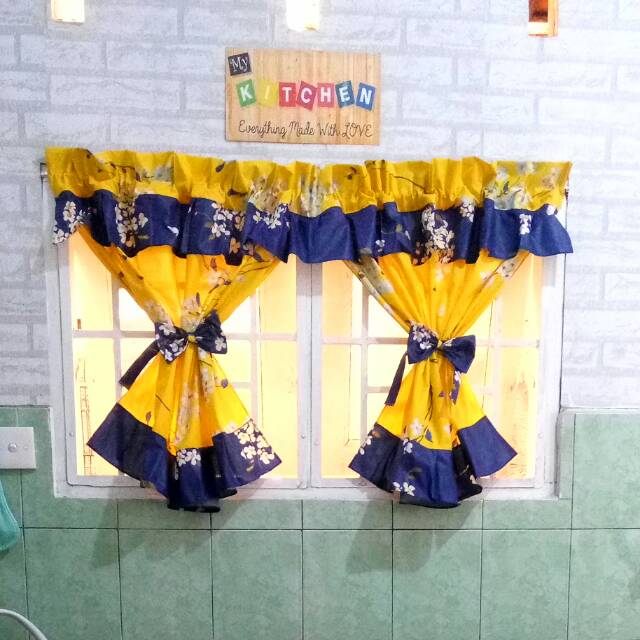 Gorden jendela kecil