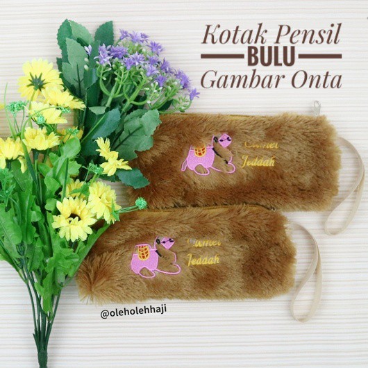 

Kotak Tempat Pensil Pencil Case Bulu Gambar Onta Souvenir Oleh Oleh Haji Umroh Alat Tulis Unik Lucu