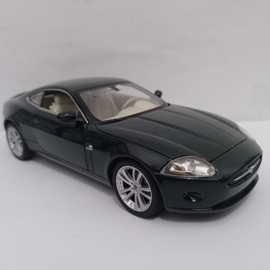DIECAST JAGUAR XK COUPE SORT WELLY SKALA 24 MAINAN KOLEKSI HARGA MURAH