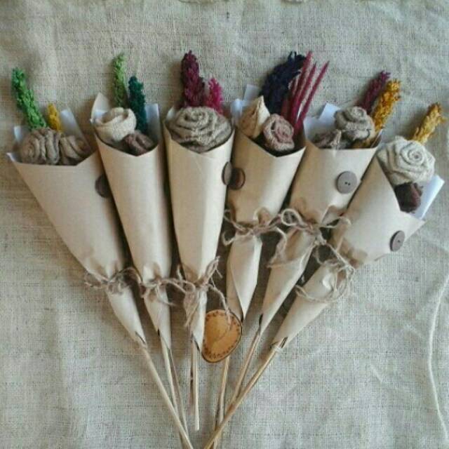 BUKET BUNGA KERING KECIL