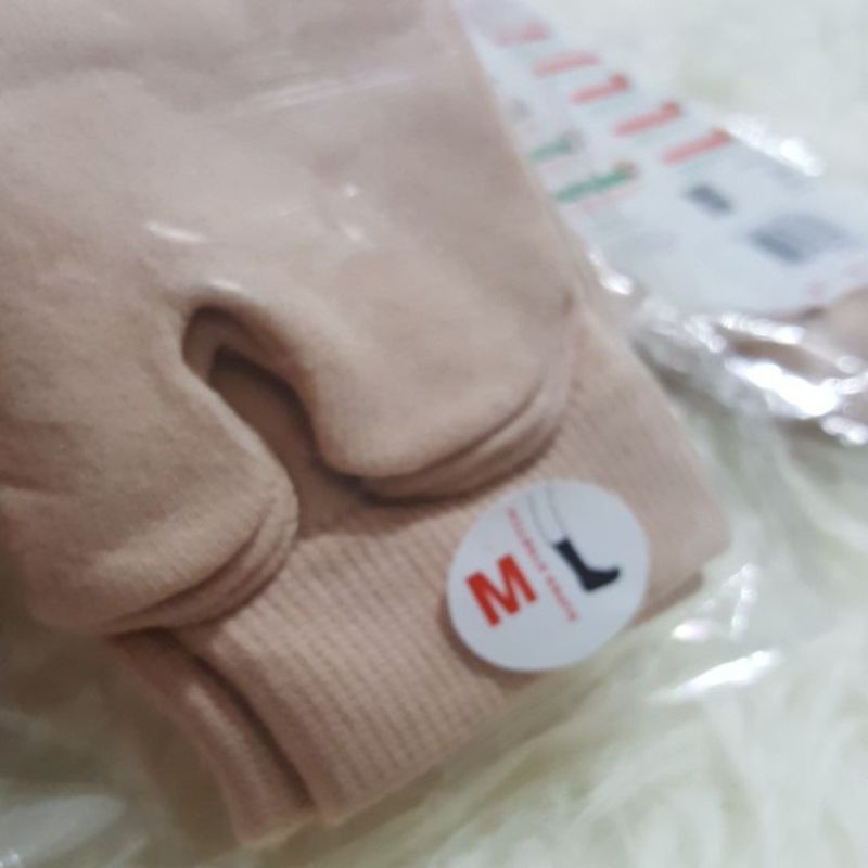 [1 PASANG] ORIGINAL SOKA Basic Jempol Kaos Kaki Wanita Hijab Muslimah Murah Size M dan L Termurah Murah Diskon Polos Haji Umroh Warna Kulit dll Size M Pendek size L Panjang Nilon Nylon Kauskaki Kaus Kaki Kaoskaki Krem Cream Skin Series Soka Socking-Light Skin