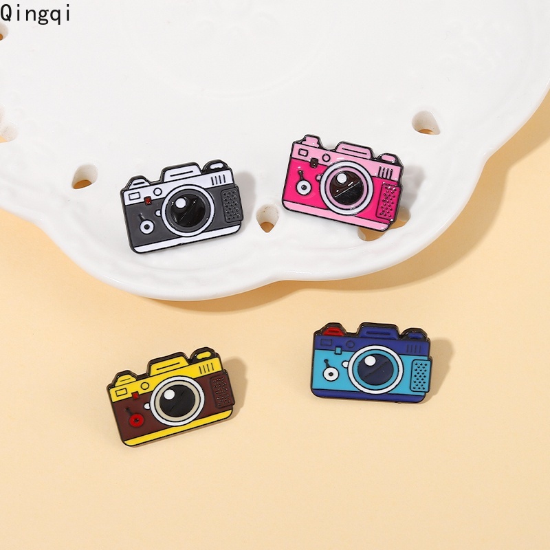 Bros Pin Enamel Bentuk Kartun Kamera Warna-Warni Bahan Alloy Untuk Hadiah