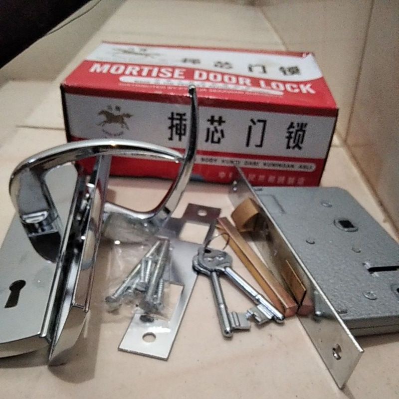 Slot kunci pintu kuda terbang ukuran sedang