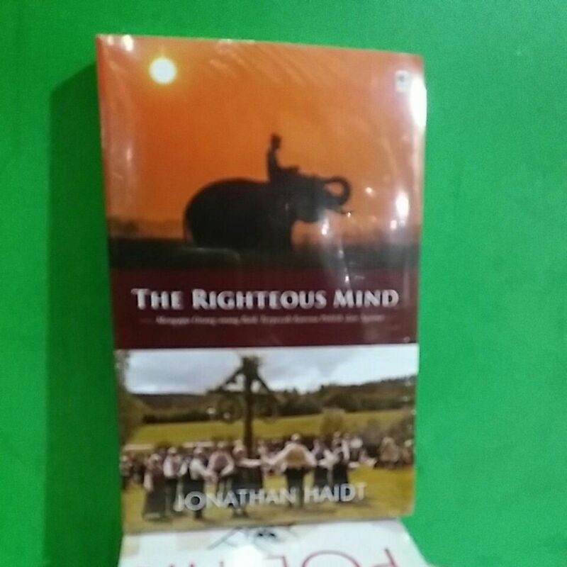 Buku THE RIGHTEOUS MIND