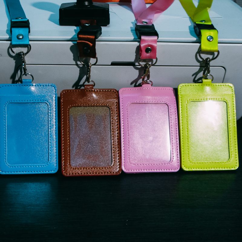 Id Card Holder Kulit PU Gantungan Bed Nama 2 Slot Kartu Tali Nylon