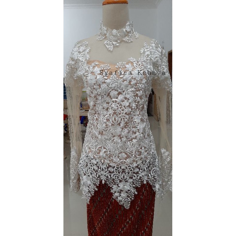 Kebaya putih jumbo (geser foto)