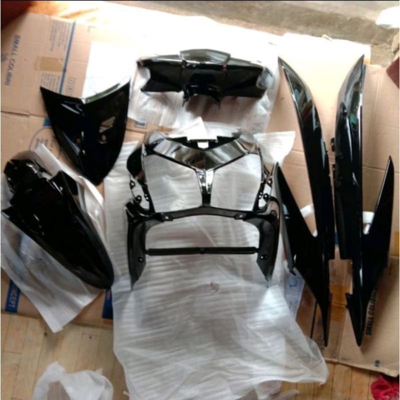 Full Body Halus Honda Vario 110 Karbu Hitam