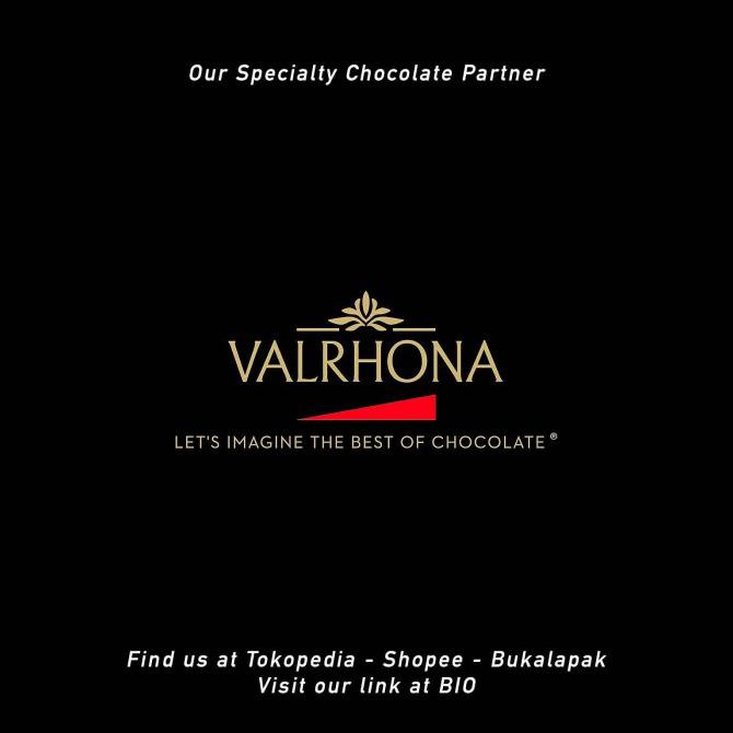 

Valrhona Equatoriale 55% Dark Chocolate 1kg Couverture Cokelat Coin