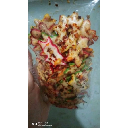 

kerupuk kemplang pedas gurih daun jeruk hot jeletot d lidah