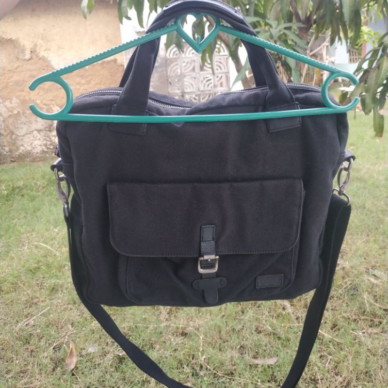 Sling bag levis original