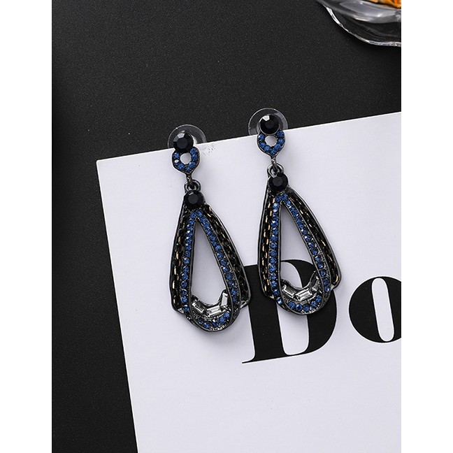 LRC Anting Tusuk Fashion Rhinestone Drop-shaped Earrings D28115