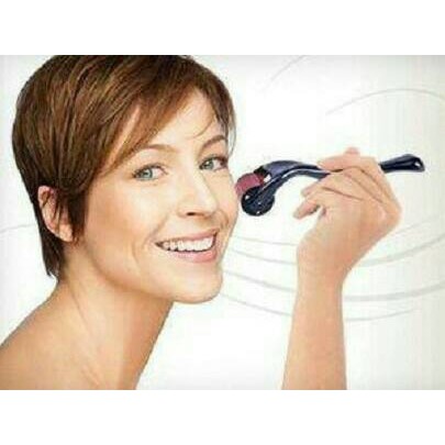 TERMURRAAHH  derma roller skin / alat pemudar bopeng wajah .