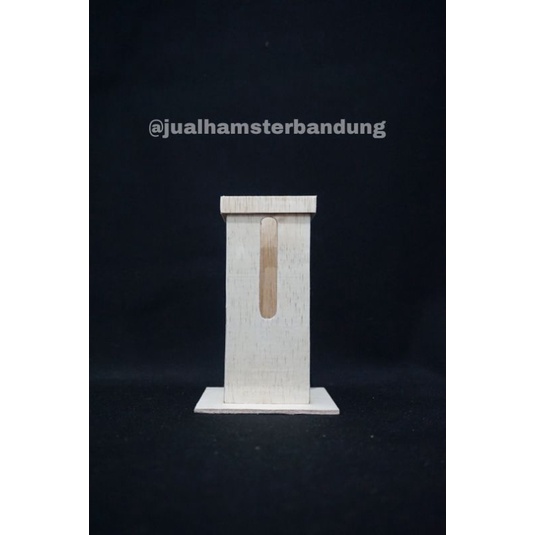 Ay00 Tempat Botol Kayu Hamster / Tatakan Botol Hamster / Dispenser Hamster