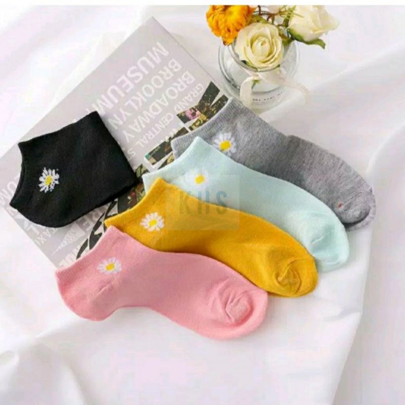 Kaos Kaki Fashion Motif Bunga Daisy Flower Wanita Kaus Semata Kaki Ankle Socks Hidden Bear Korea KHS-7