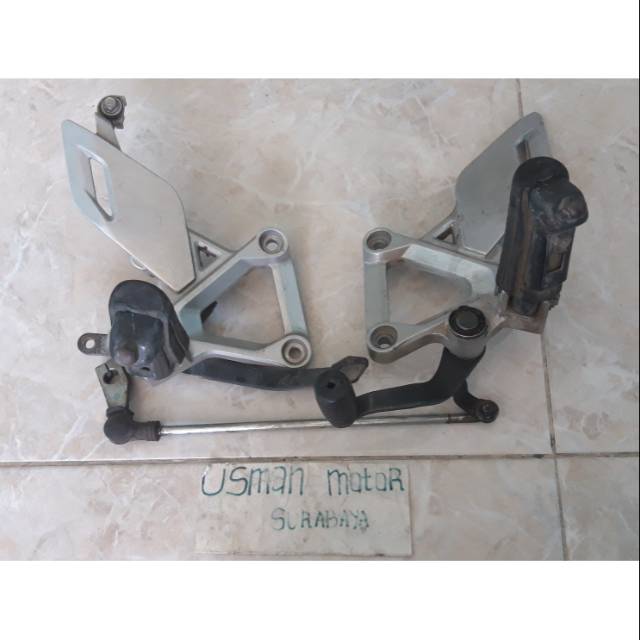 Footstep depan CBR150R CBU Fi Thailand original