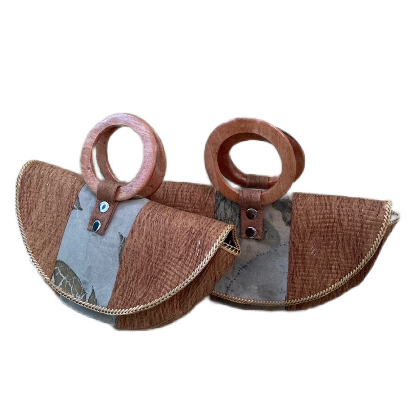 TAS WANITA BAHAN KULIT KAYU DAN KANVAS ECOPRINT