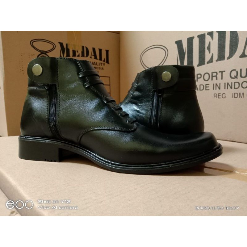 SEPATU KULIT PRIA SEPATU MEDALI PDH BOOTS POLRI TNI SECURITY SATPAM KERJA DINAS KANTOR