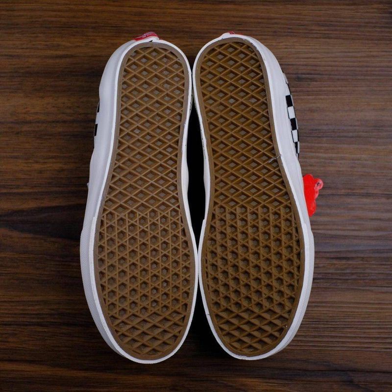 sepatu Vans Slip On Crazy World White premium BNIB / Vans Slip On CrazyWorld putih terlaris / Vans Slop Crazyworld Murah Premium