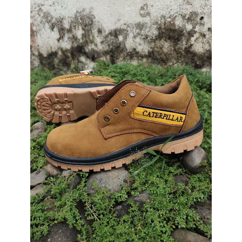 Sepatu Safety Ujung Besi