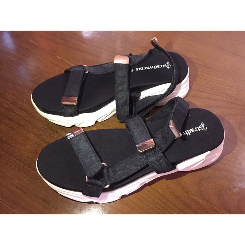 Sandal Stradivarius (preloved)