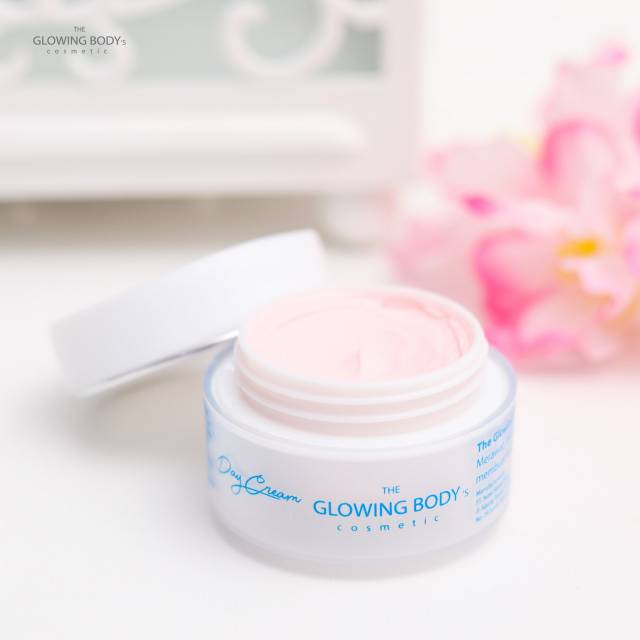 Day Cream By The Glowing body's cosmetic