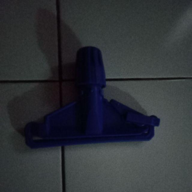 Plastic Mop Holder / Mop Clip / Mop Handle