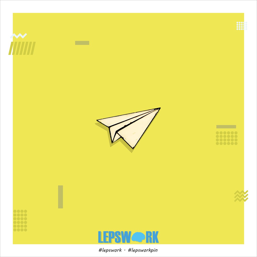 

Enamel Acrylic Pin PESAWAT KERTAS E22
