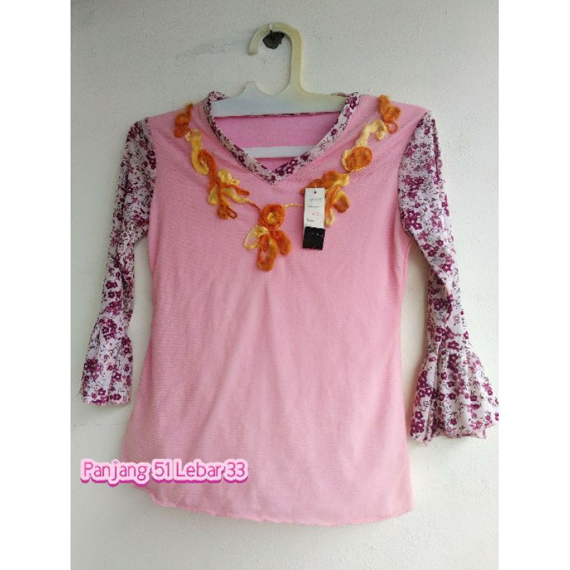 Baju Atasan Dewasa Motif Bunga Pink (Preloved)