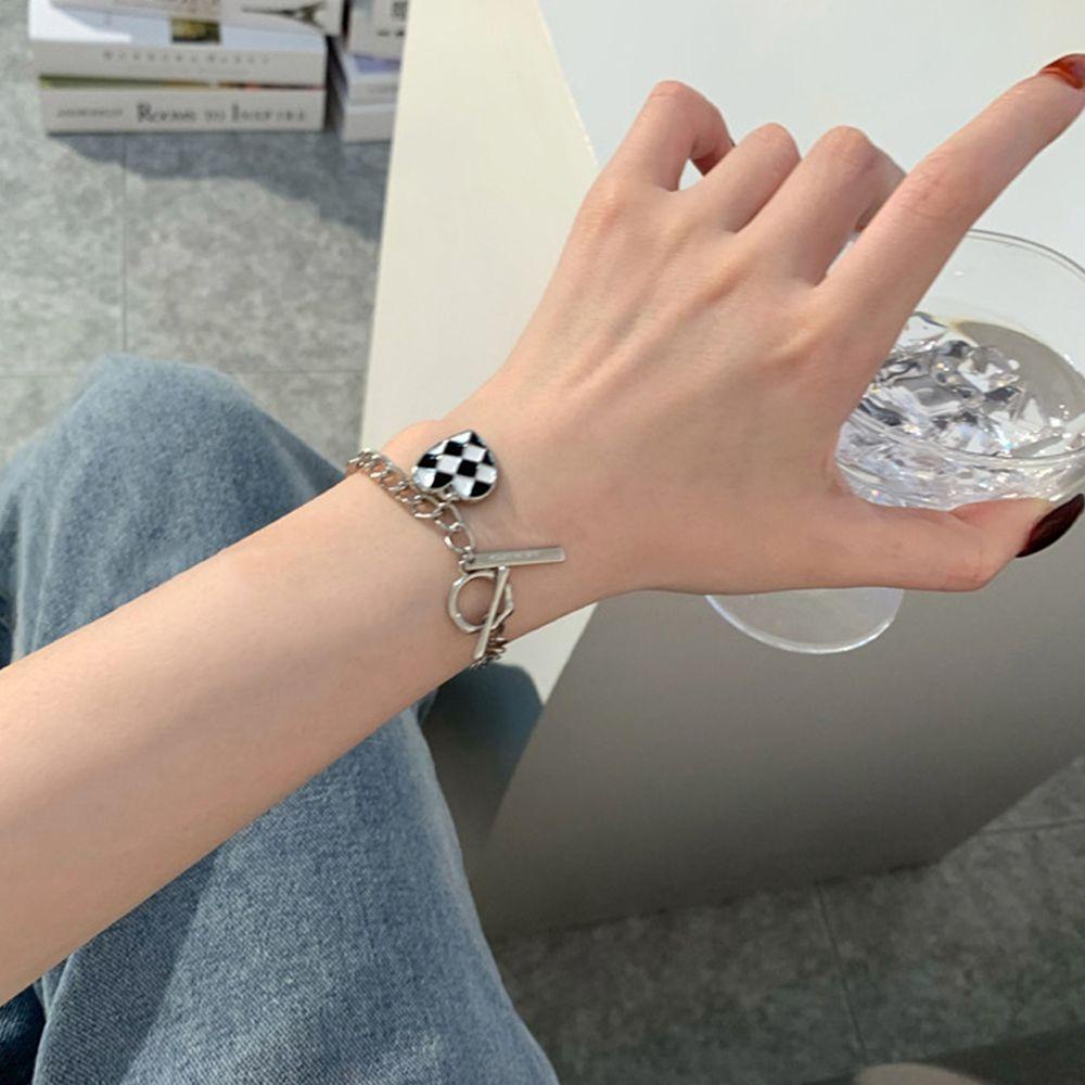 NEEDWAY Perhiasan Wanita Minoritas Rantai Sederhana Gadis Vintage Hadiah Kepribadian OT Gesper Gaya Korea Gelang