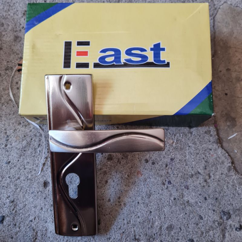 KUNCI PINTU TANGGUNG / HANDLE KOMPLIT &quot;EAST&quot;