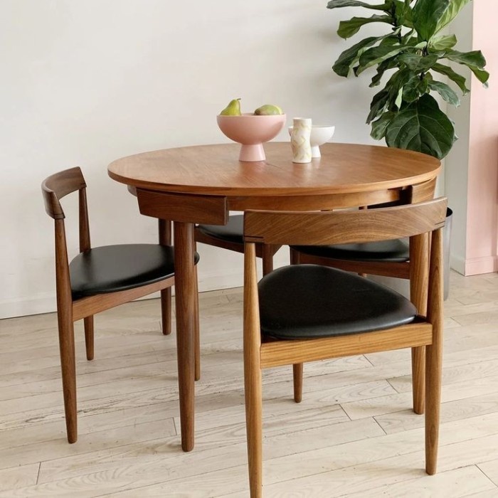 B209 SET MEJA MAKAN BUNDAR MINIMALIS KURSI 4 KAYU JATI, KURSI MAKAN TERBARU