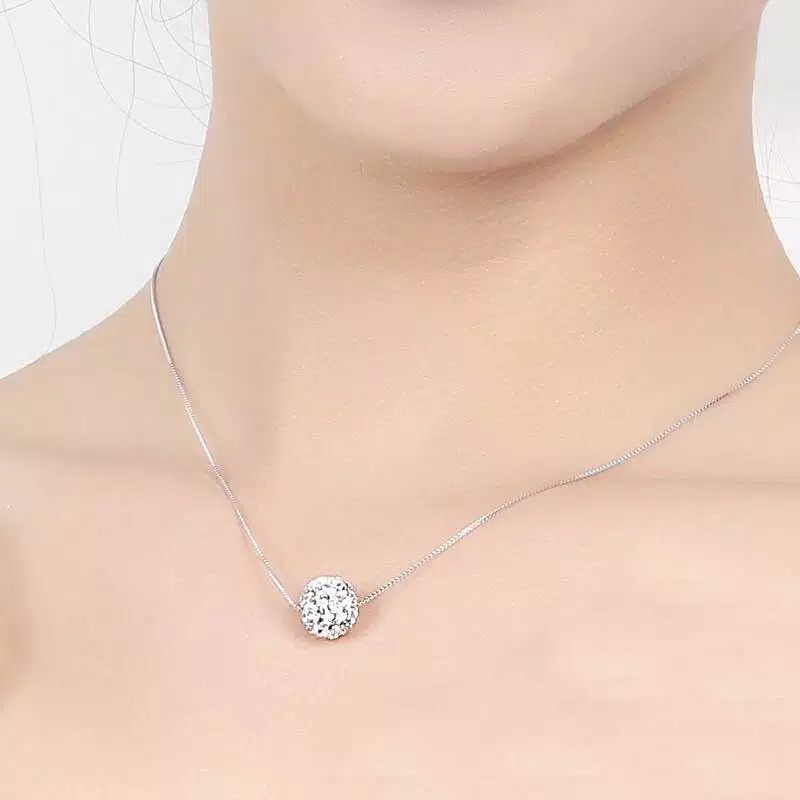 Kalung titanium Wanita Liontin Bentuk bola Berhiaskan Kristal Bahan Perak Sterling Aksesoris Fashion