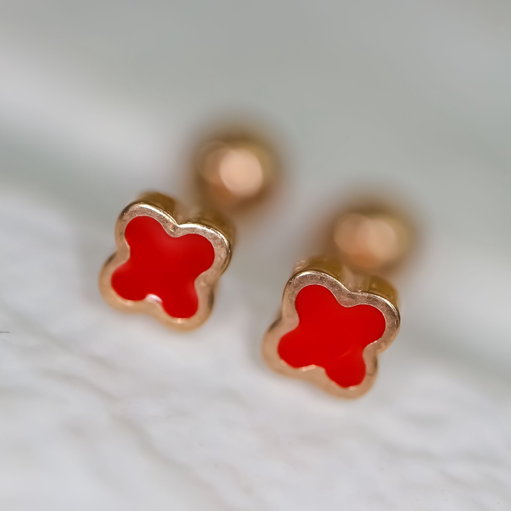 Anting baut clover titanium korea anti karat