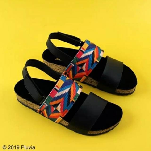 Sandal wanita pluvia