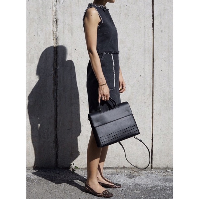 Kwani studs contour bag navy preloved slingbag handbag